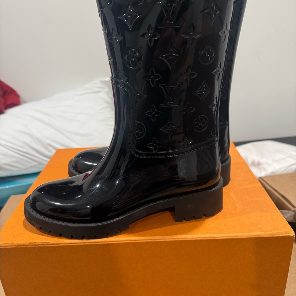 Louis Vuitton Glossy Black Monogram Boots - Picture 4 of 5